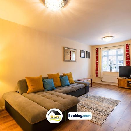 3 Bedroom House By B And R Serviced Accommodation Amesbury With Super Fast Wi-Fi 145Mbps Eksteriør bilde