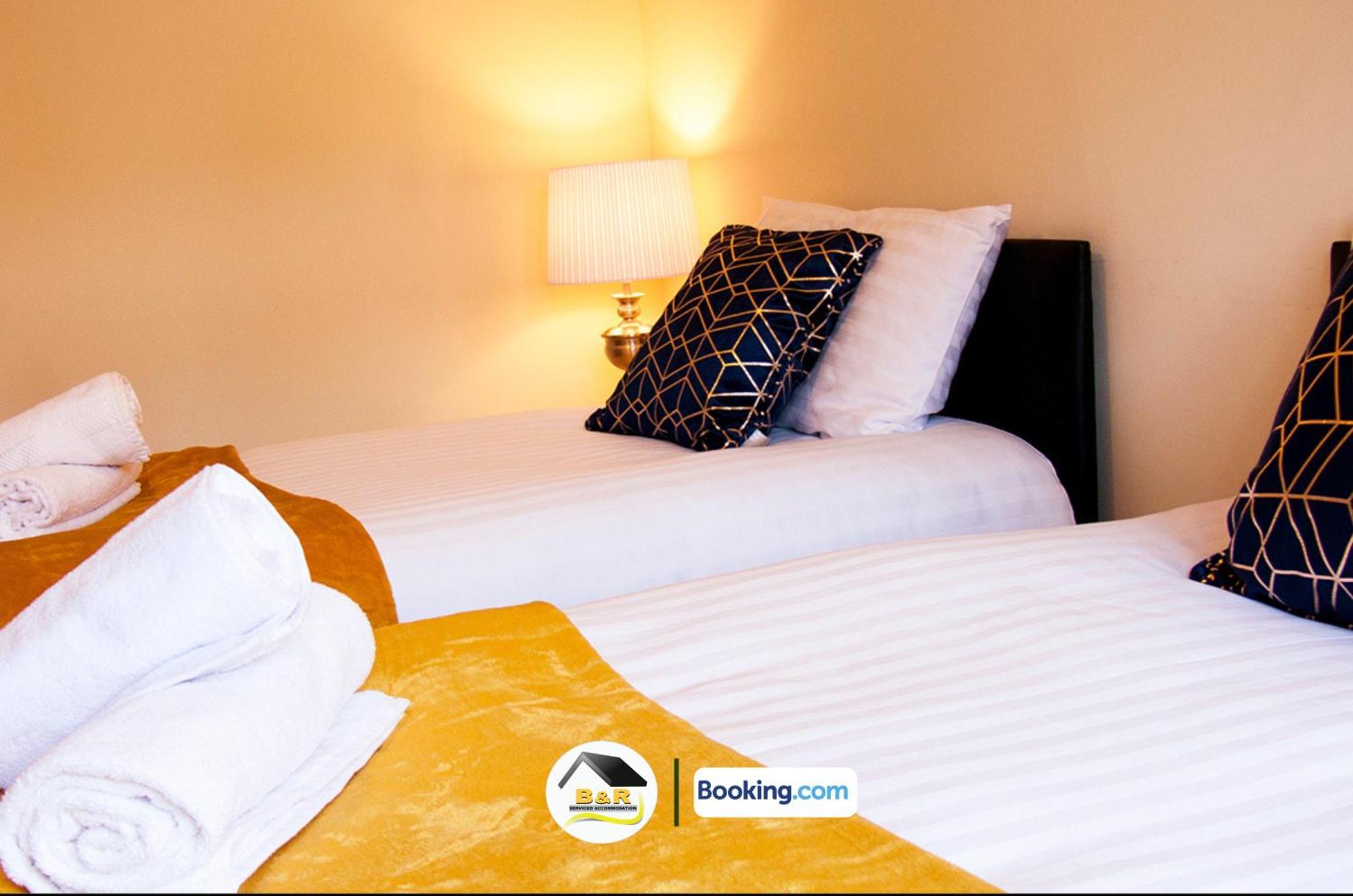 3 Bedroom House By B And R Serviced Accommodation Amesbury With Super Fast Wi-Fi 145Mbps Eksteriør bilde