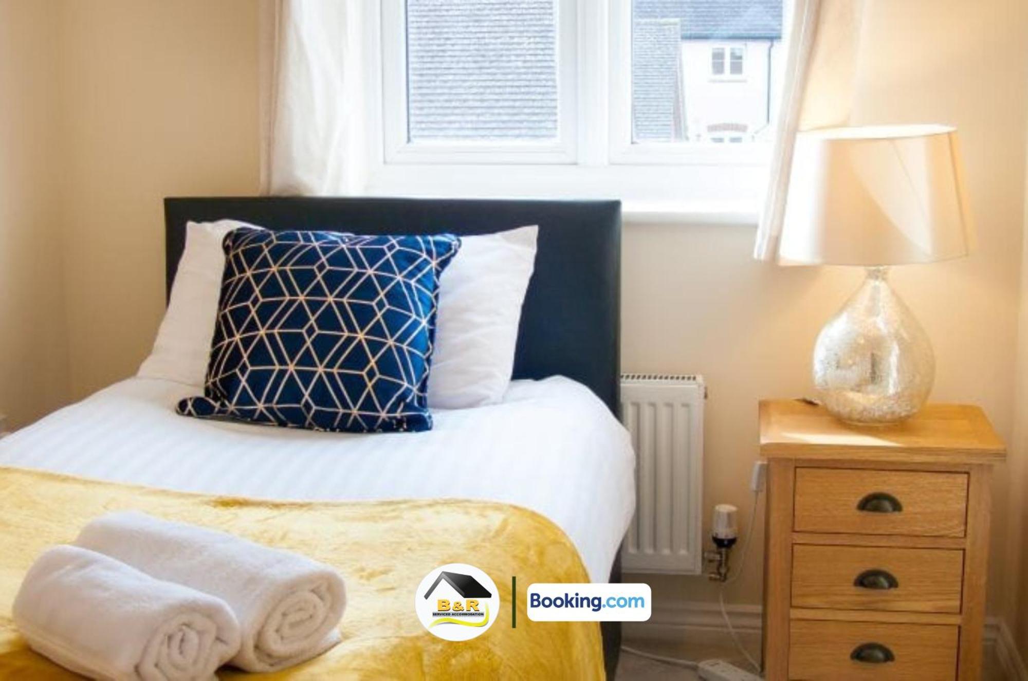 3 Bedroom House By B And R Serviced Accommodation Amesbury With Super Fast Wi-Fi 145Mbps Eksteriør bilde