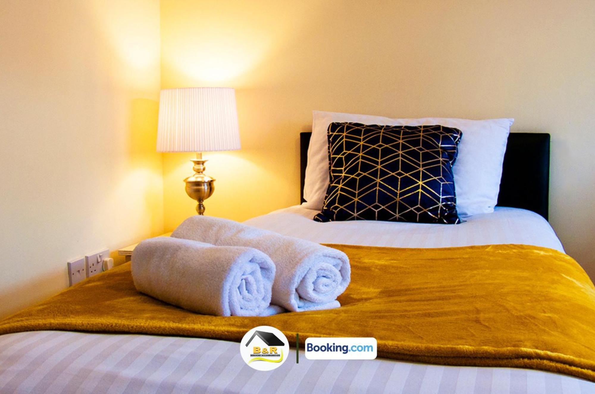 3 Bedroom House By B And R Serviced Accommodation Amesbury With Super Fast Wi-Fi 145Mbps Eksteriør bilde