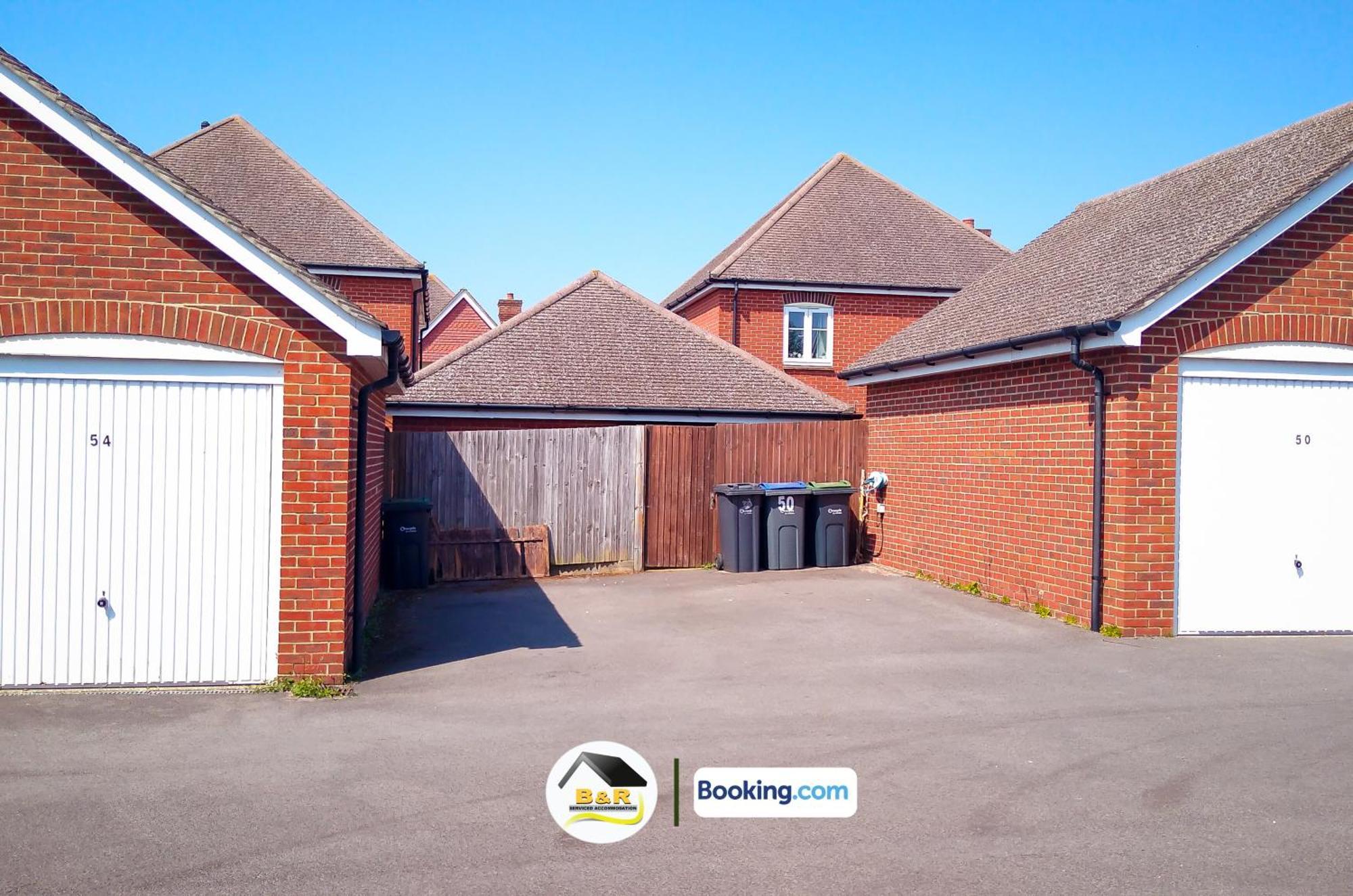 3 Bedroom House By B And R Serviced Accommodation Amesbury With Super Fast Wi-Fi 145Mbps Eksteriør bilde