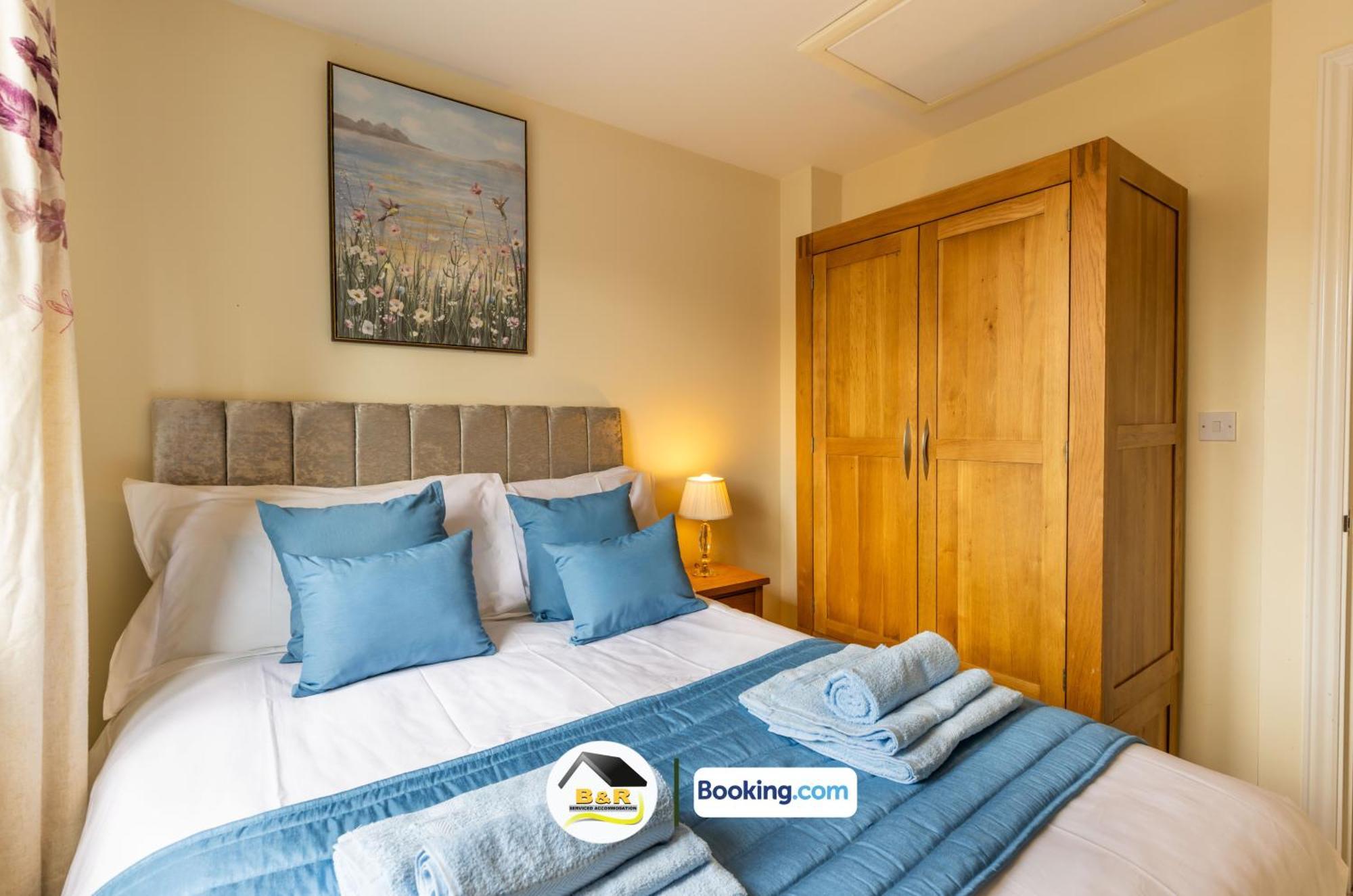 3 Bedroom House By B And R Serviced Accommodation Amesbury With Super Fast Wi-Fi 145Mbps Eksteriør bilde