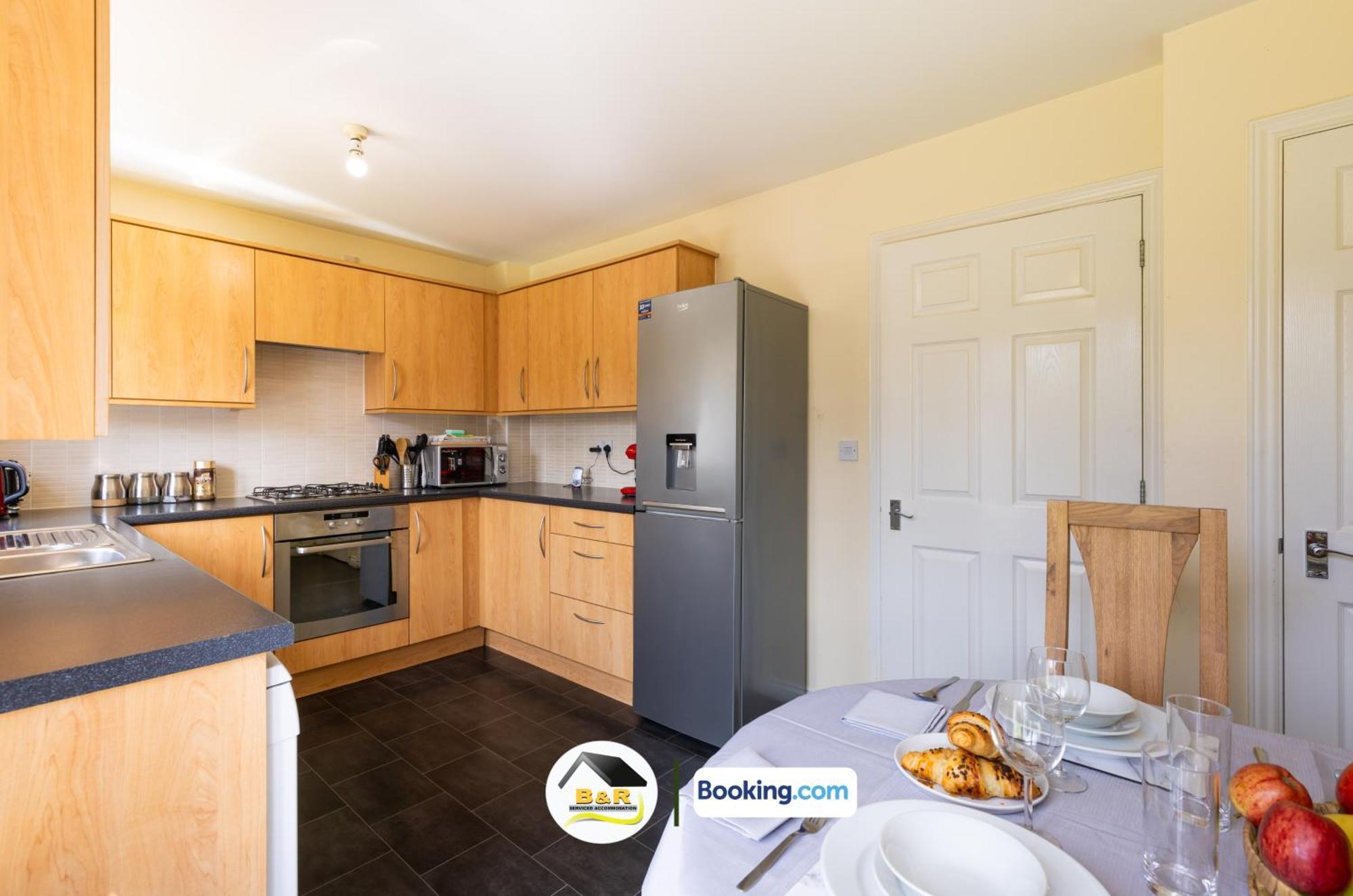 3 Bedroom House By B And R Serviced Accommodation Amesbury With Super Fast Wi-Fi 145Mbps Eksteriør bilde