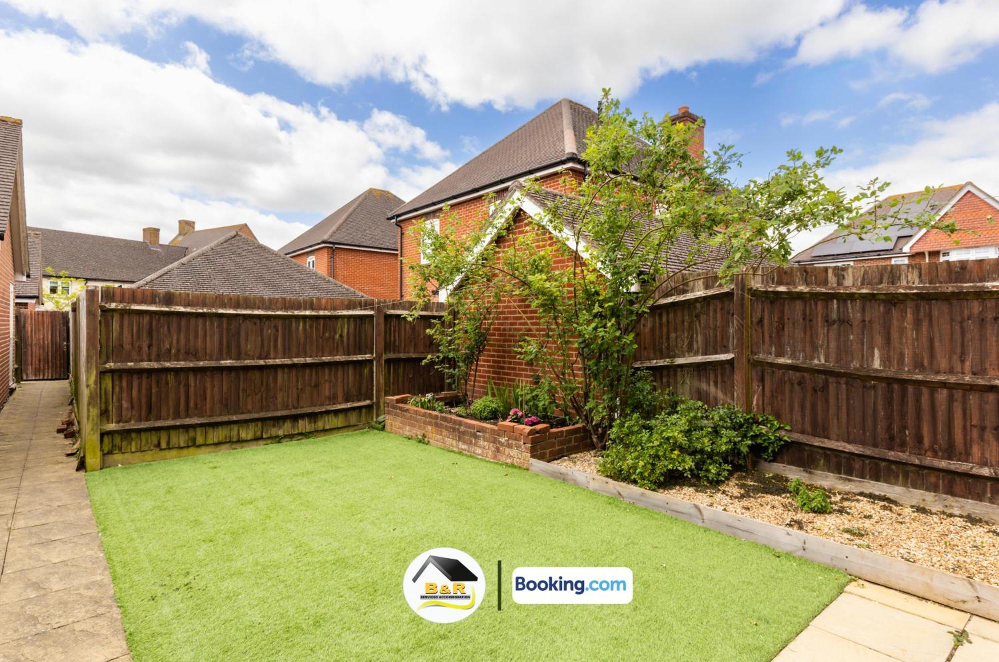 3 Bedroom House By B And R Serviced Accommodation Amesbury With Super Fast Wi-Fi 145Mbps Eksteriør bilde