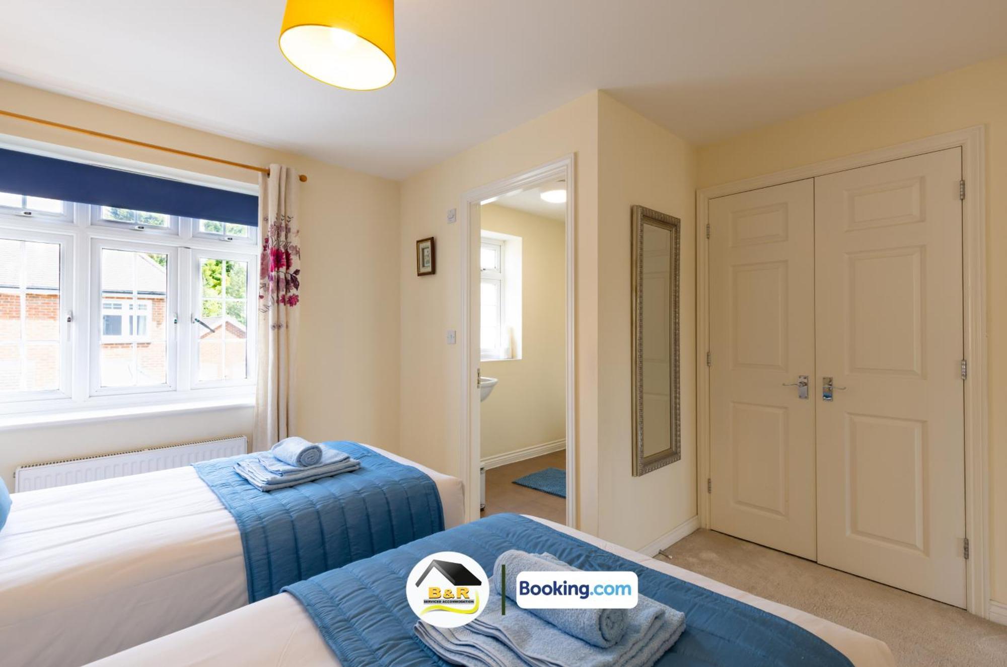 3 Bedroom House By B And R Serviced Accommodation Amesbury With Super Fast Wi-Fi 145Mbps Eksteriør bilde